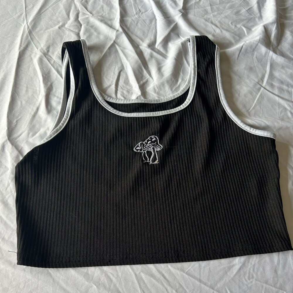 Ribbed Cropped Tank Top in Black with White Trimming